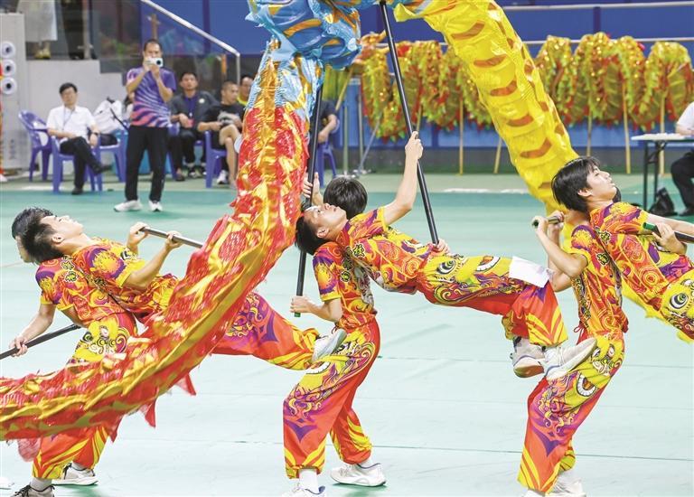 龙狮腾跃