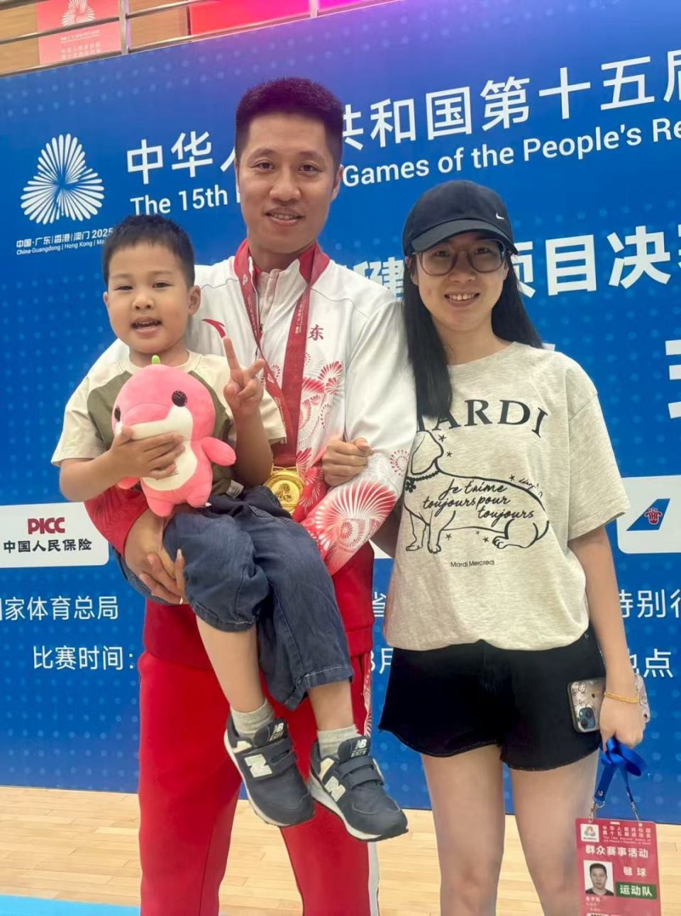 美誉的麦宇, 体育老师