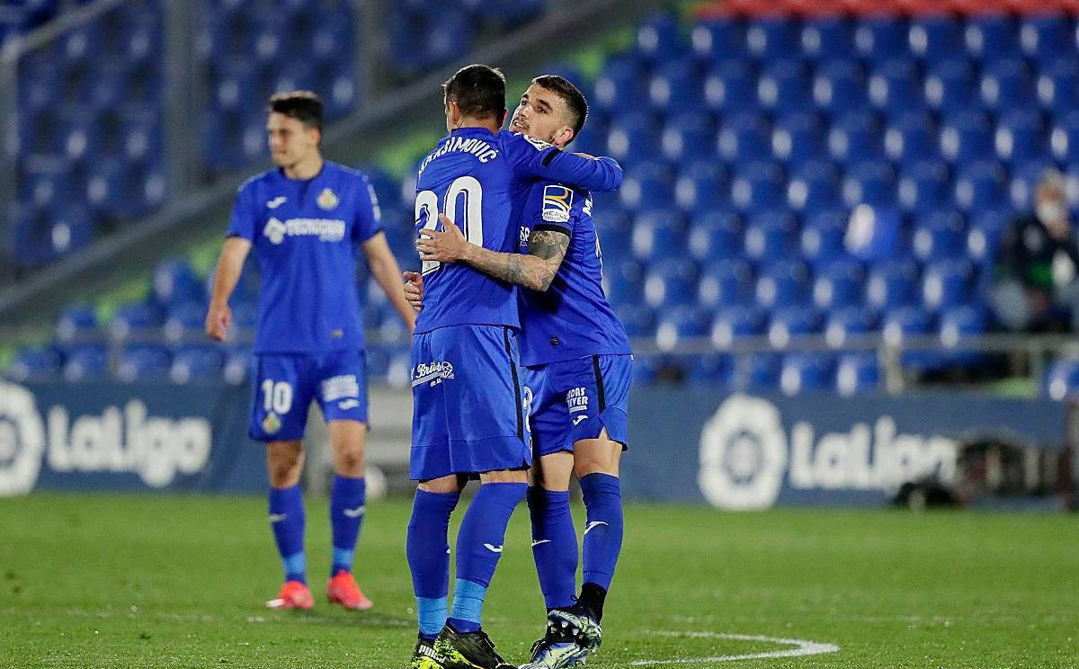 现下滑, 个主场比赛