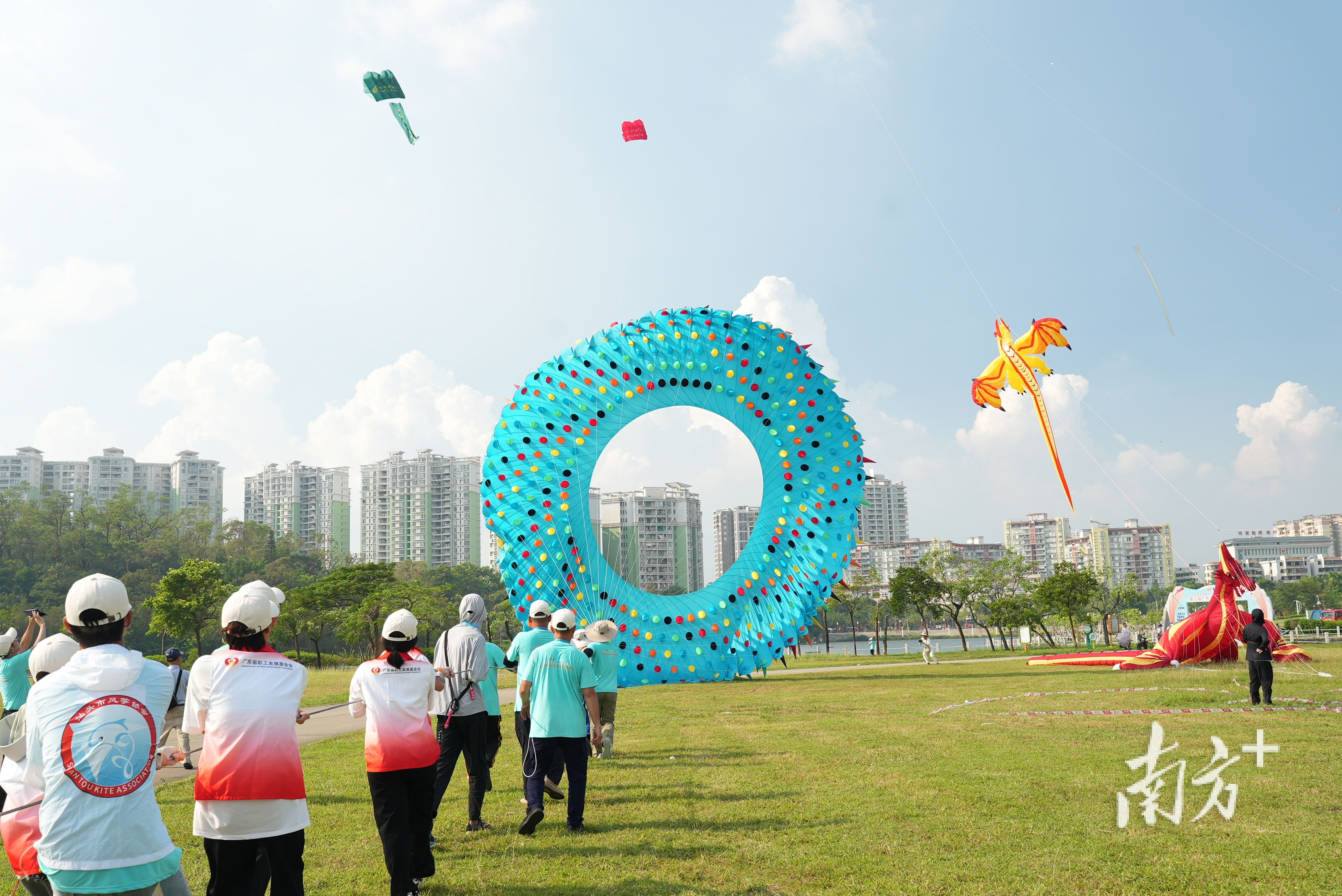 中国移动通, 媒集团南方, 者精神风貌 中国移动通, 媒集团南方, 者精神风貌